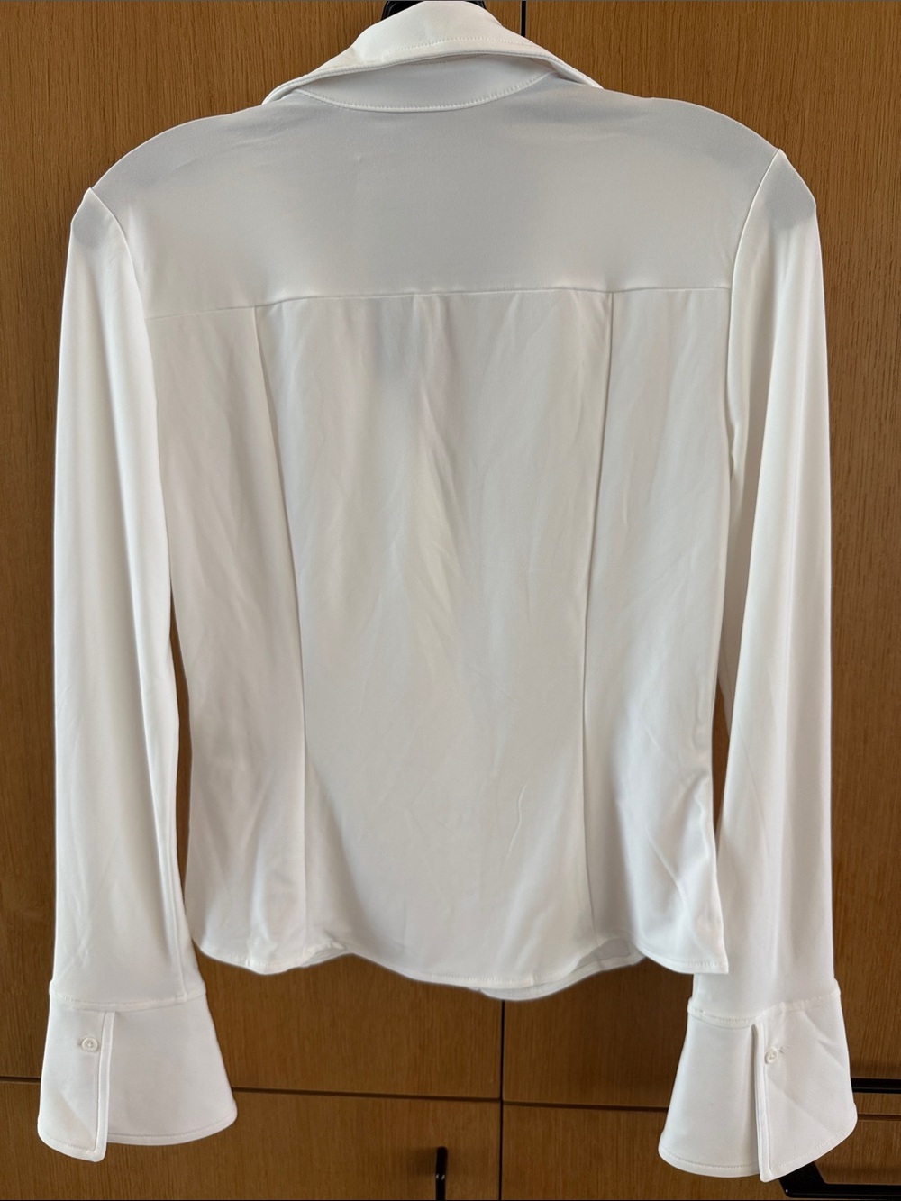 Alice and Olivia FREYA BUTTON DOWN TOP White Color Size Small NWT - Picture 7 of 9